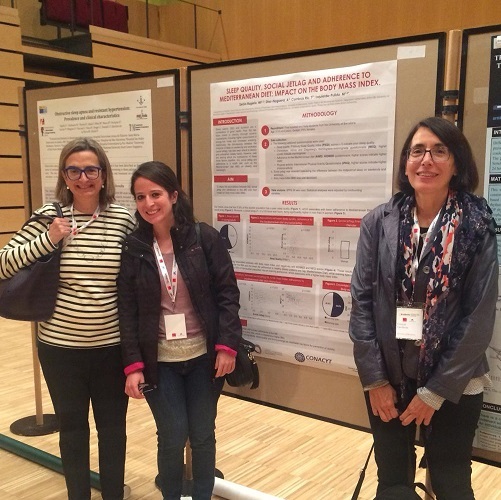 Relaciona la irregularidad en los horarios de las comidas del fin de semana con la obesidad
