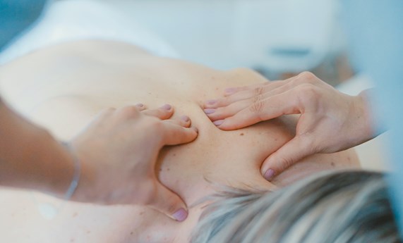 El dolor de cuello o espalda podría mejorar hasta un 38% dependiendo del médico que aplique la tecnología El dolor de cuello o espalda podría mejorar hasta un 38% dependiendo del médico que aplique la tecnología