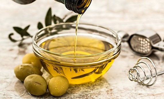 El estudio EPIGEICAM sugiere un efecto protector del aceite de oliva virgen en el riesgo de cáncer de mama El estudio EPIGEICAM sugiere un efecto protector del aceite de oliva virgen en el riesgo de cáncer de mama
