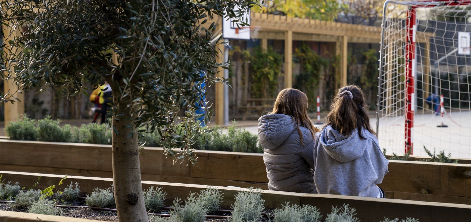 Las niñas con una exposición al bisfenol A en el vientre materno más elevada podrían tener mayor riesgo de asma y sibilancias durante la edad escolar