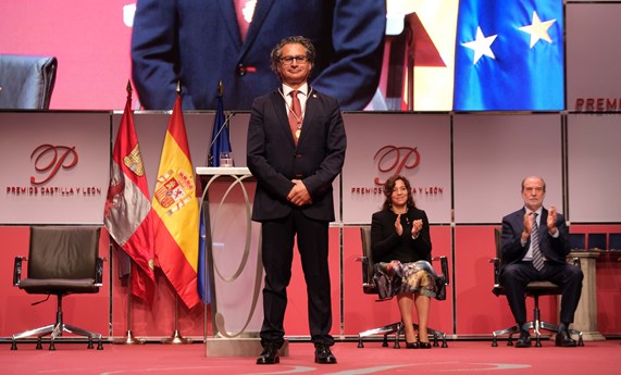 Juan Pedro Bolaños recoge el Premio Castilla y León de Investigación Científica y Técnica e Innovación