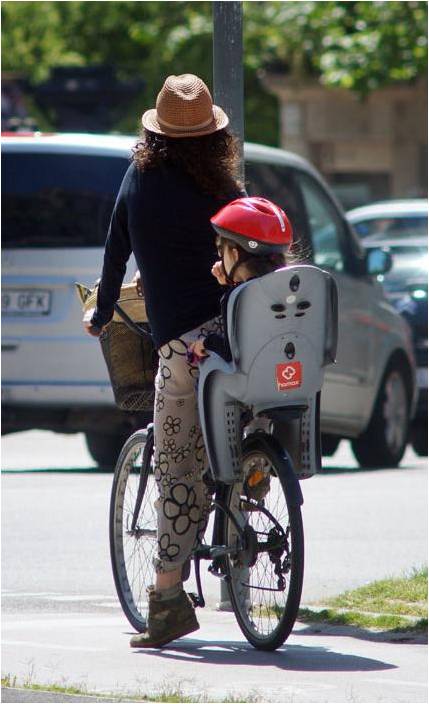 Las mujeres manifiestan una peor salud que los hombres en países con políticas familiares tradicionales