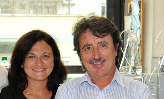 Los rasgos de comportamiento de los padres pueden ser transmitidos mediante mecanismos no genéticos a la descendencia Los rasgos de comportamiento de los padres pueden ser transmitidos mediante mecanismos no genéticos a la descendencia