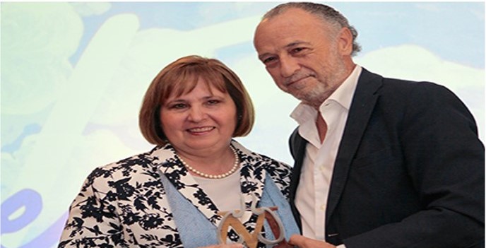 Victoria Villena reconocida por Neumomadrid como la neumóloga del año 2017